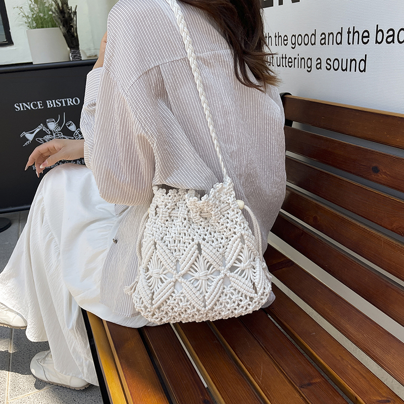 LEFTSIDE Weave Small Shoulder  - Crochet Bag Raffia recensie en prijs